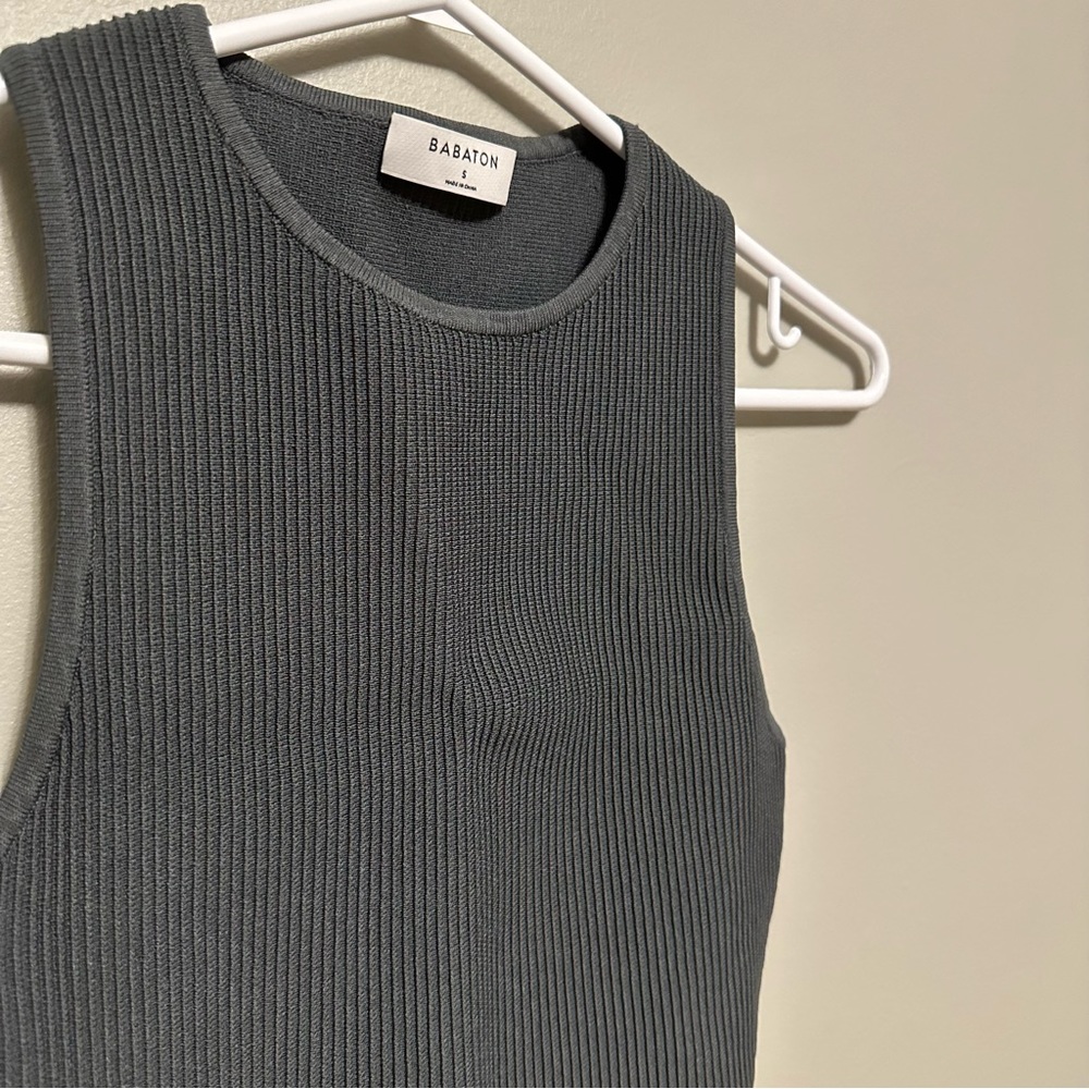 ARITZIA Babaton
Sculpt Knit Racer Cropped Tank, Smoky Emerald Green - Picture 4 of 5